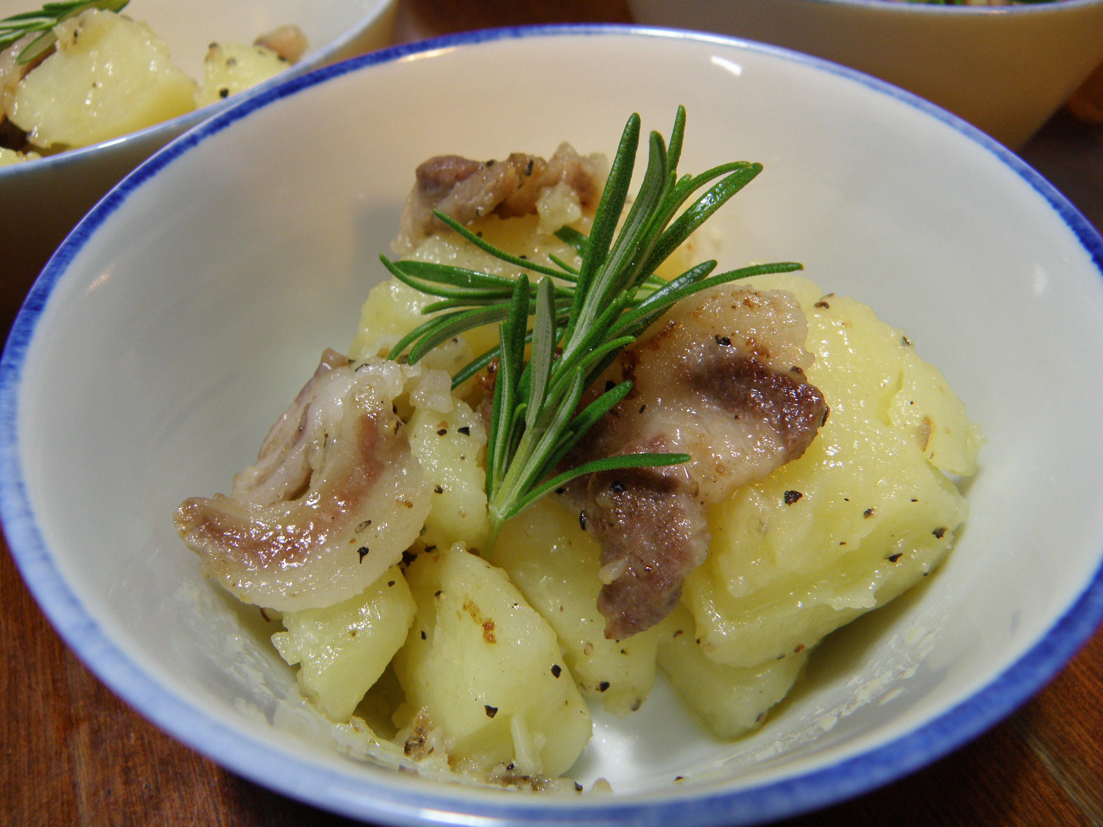 塩豚とじゃが芋ローズマリー風味 家庭料理の簡単レシピ 佐藤家の食卓